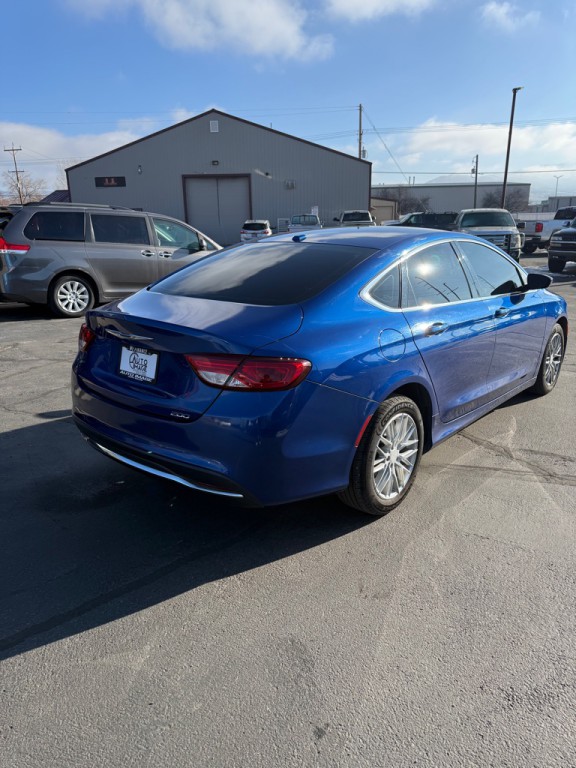 2015 Chrysler 200 Image 6