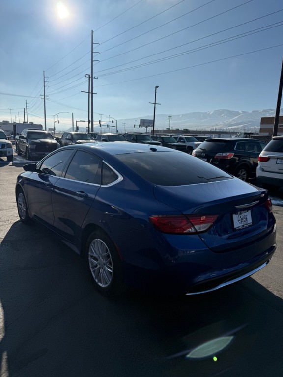 2015 Chrysler 200 Image 7