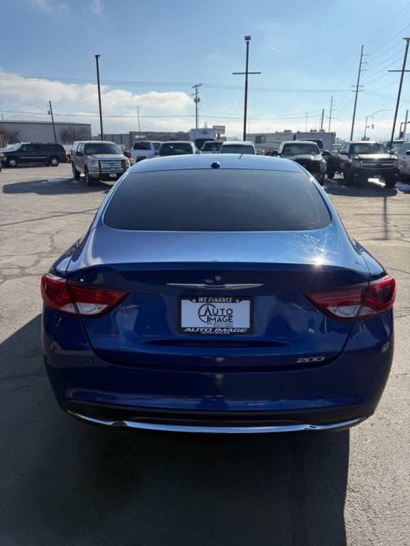 2015 Chrysler 200 Image 8