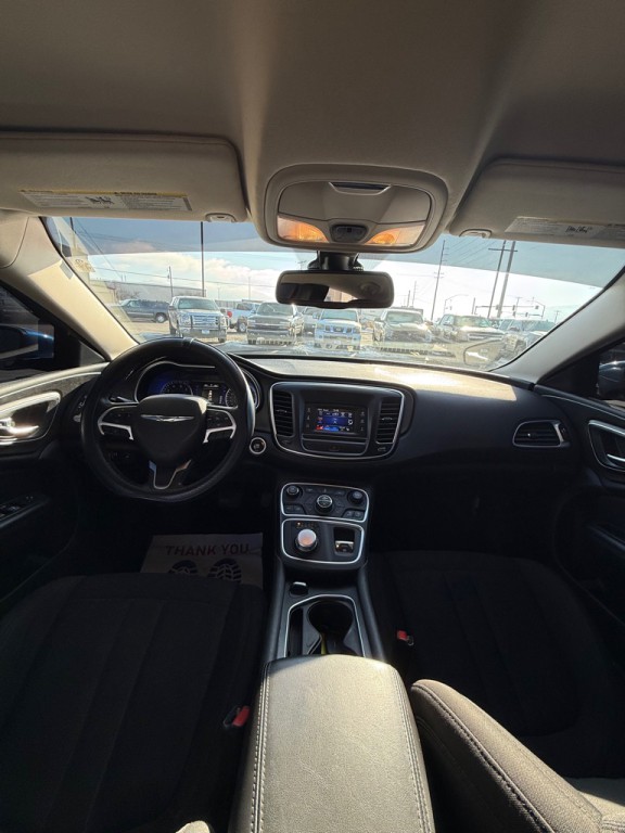 2015 Chrysler 200 Image 11