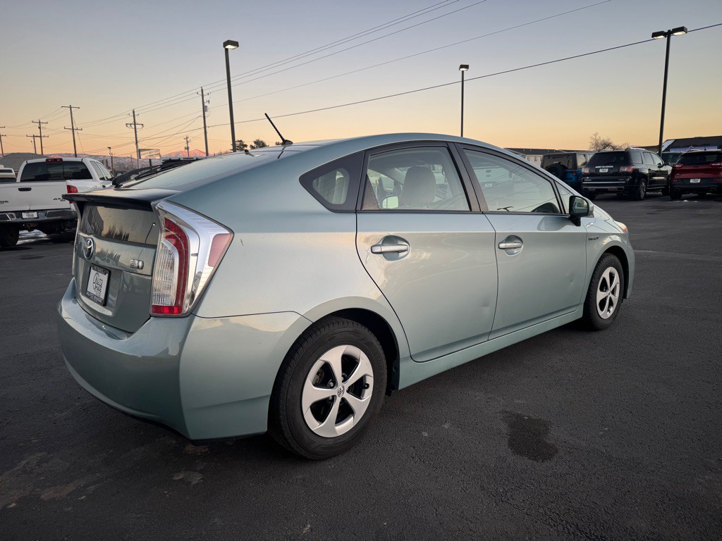 2014 Toyota Prius Image 4