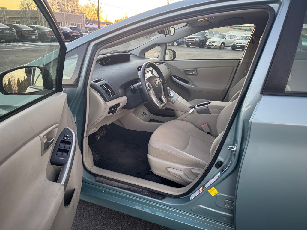2014 Toyota Prius Image 7