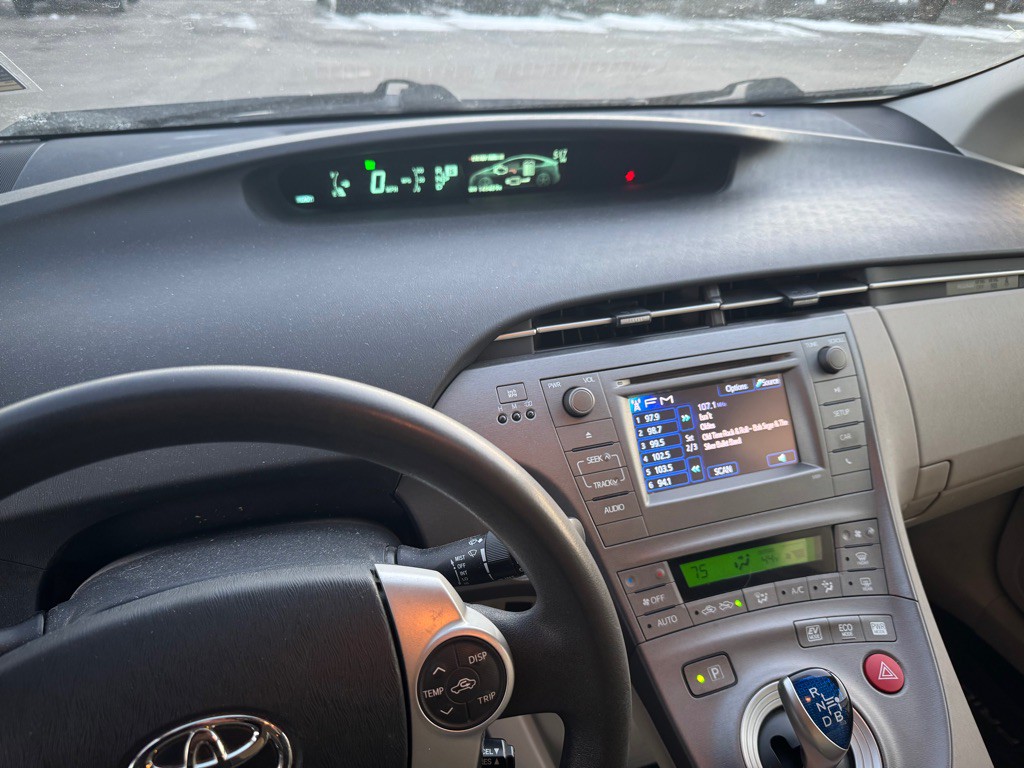 2014 Toyota Prius Image 8