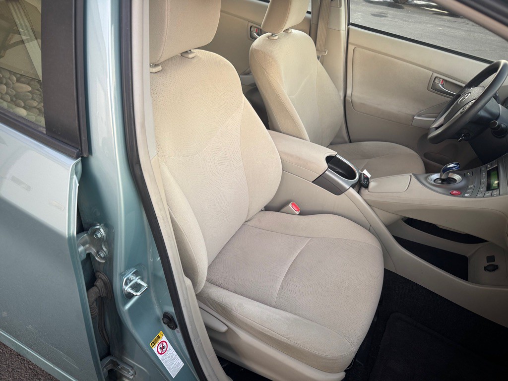 2014 Toyota Prius Image 11