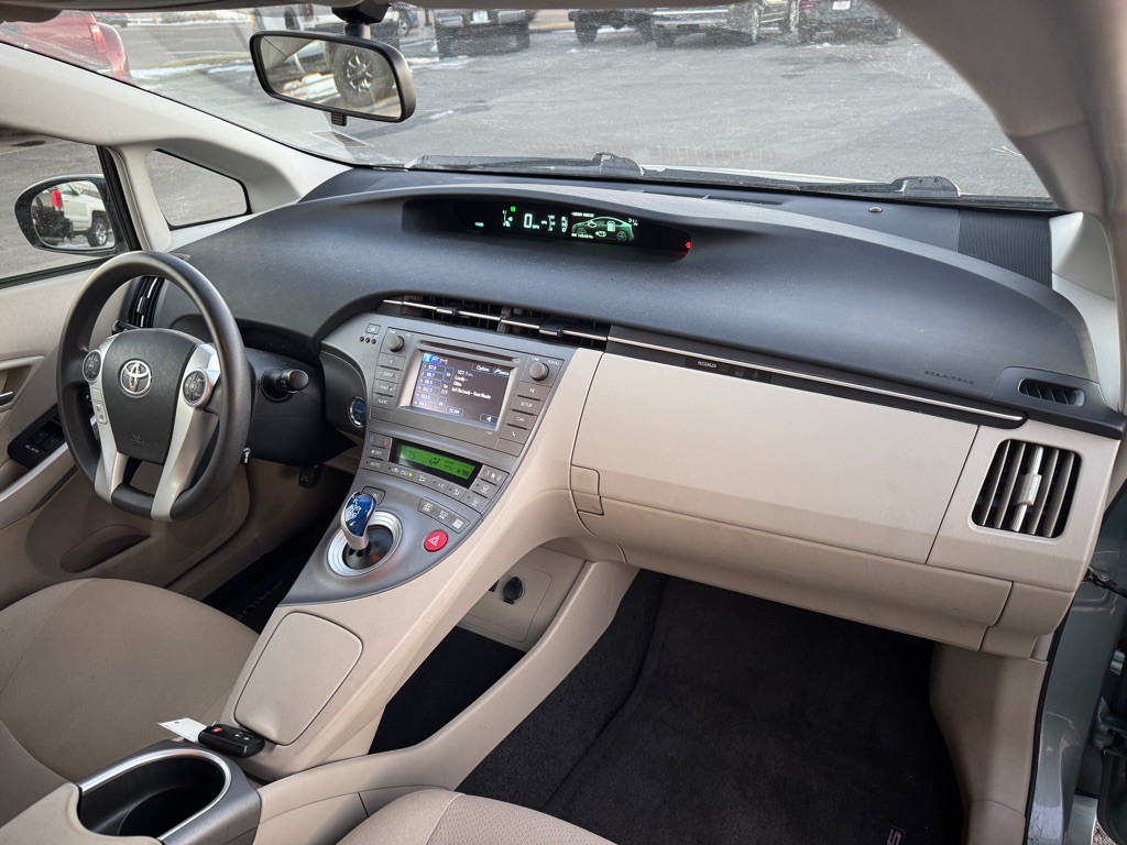 2014 Toyota Prius Image 12