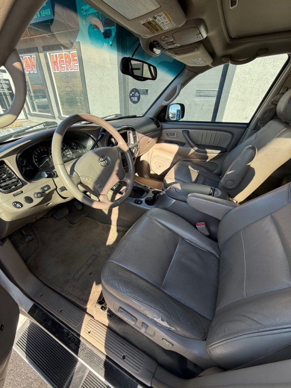 2006 Toyota Sequoia Image 11