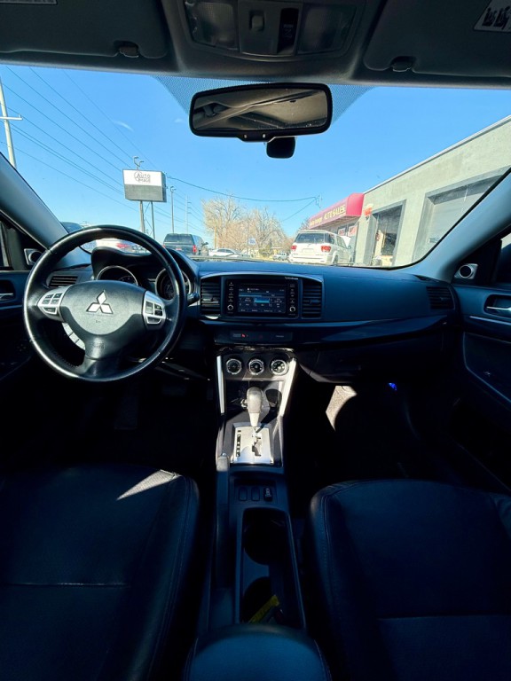 2017 Mitsubishi Lancer Image 11