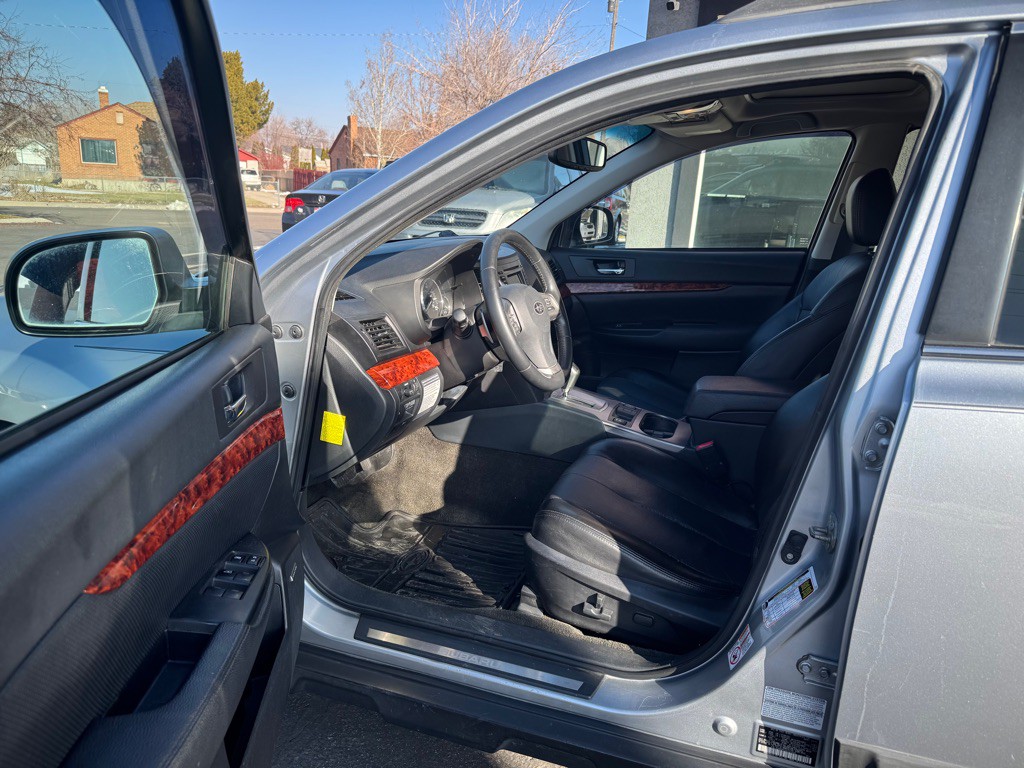 2012 Subaru Outback Image 7