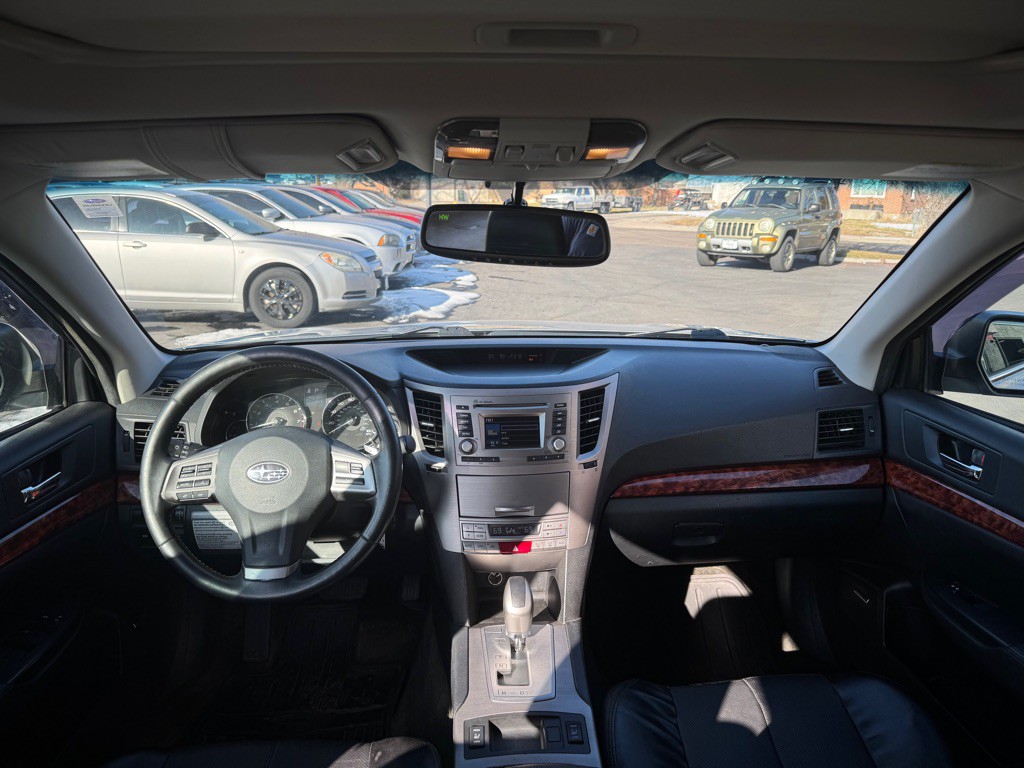 2012 Subaru Outback Image 9