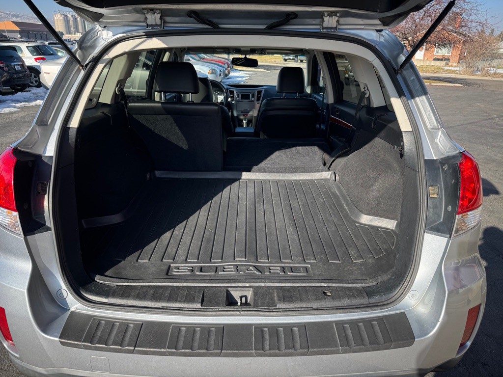 2012 Subaru Outback Image 11