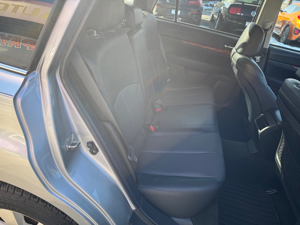 2012 Subaru Outback Image 12