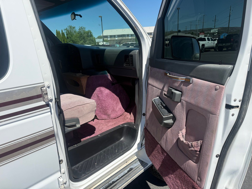 1992 Ford Econoline Image 10