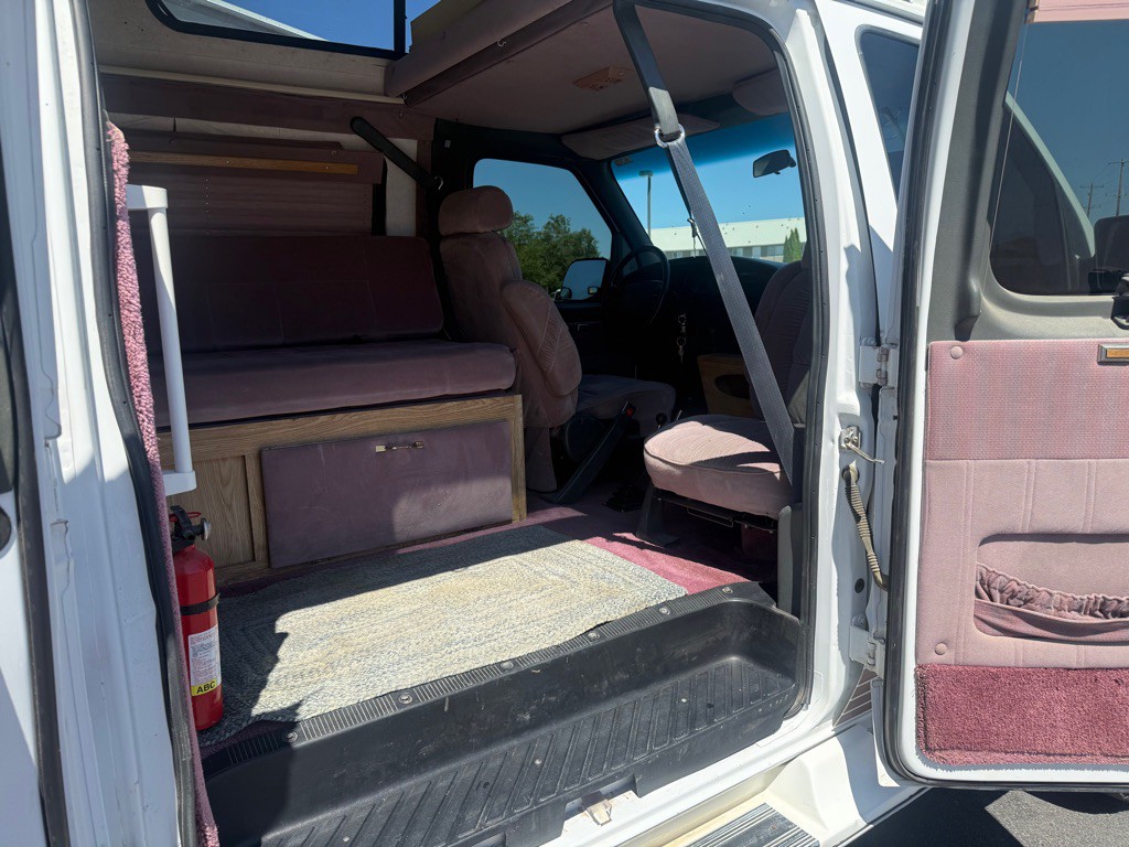 1992 Ford Econoline Image 13