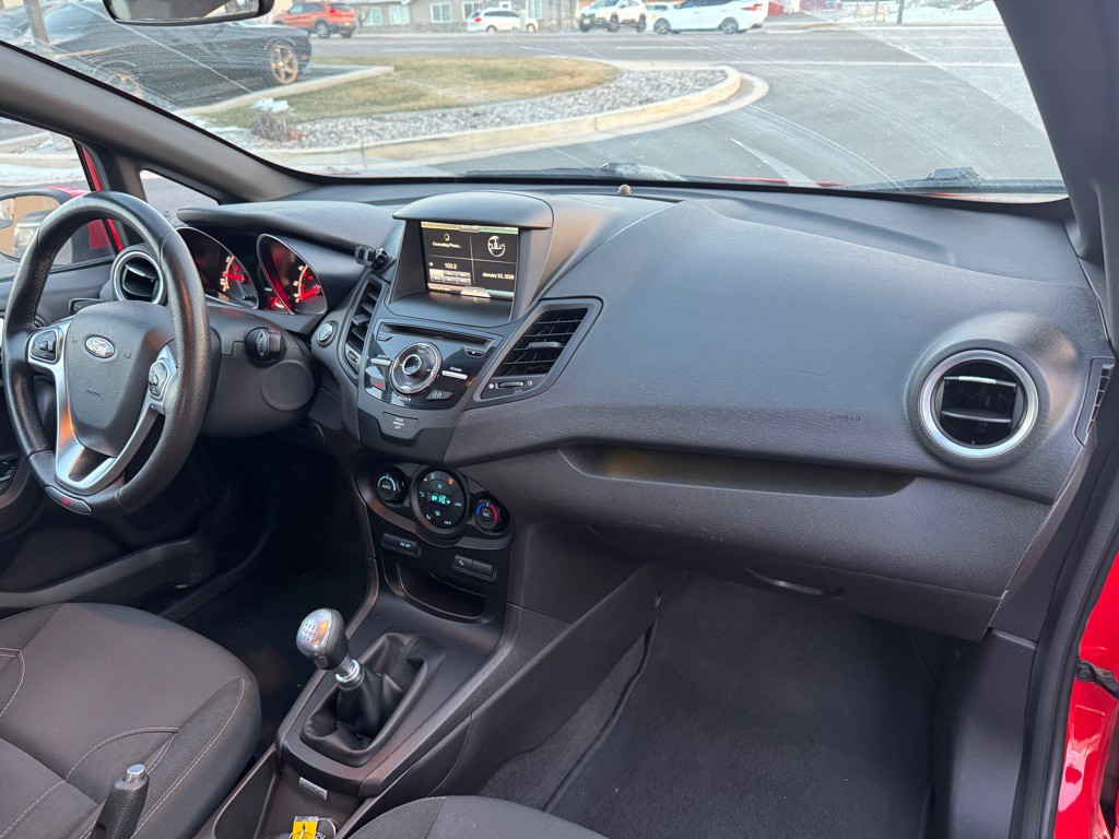 2015 Ford Fiesta Image 10