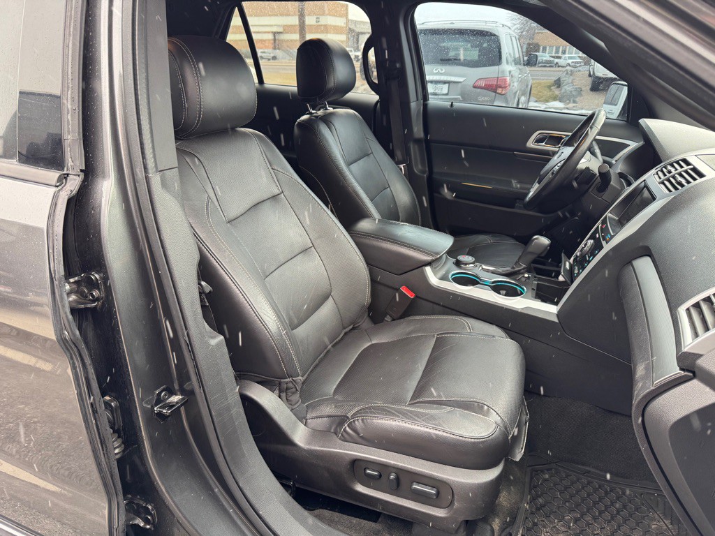 2015 Ford Explorer Image 15