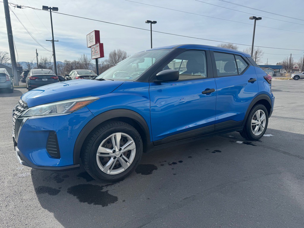 2021 Nissan Kicks Image 1