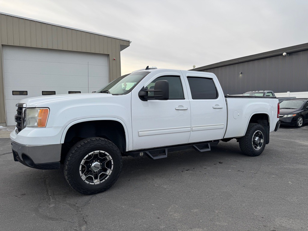 2010 GMC Sierra Image 1