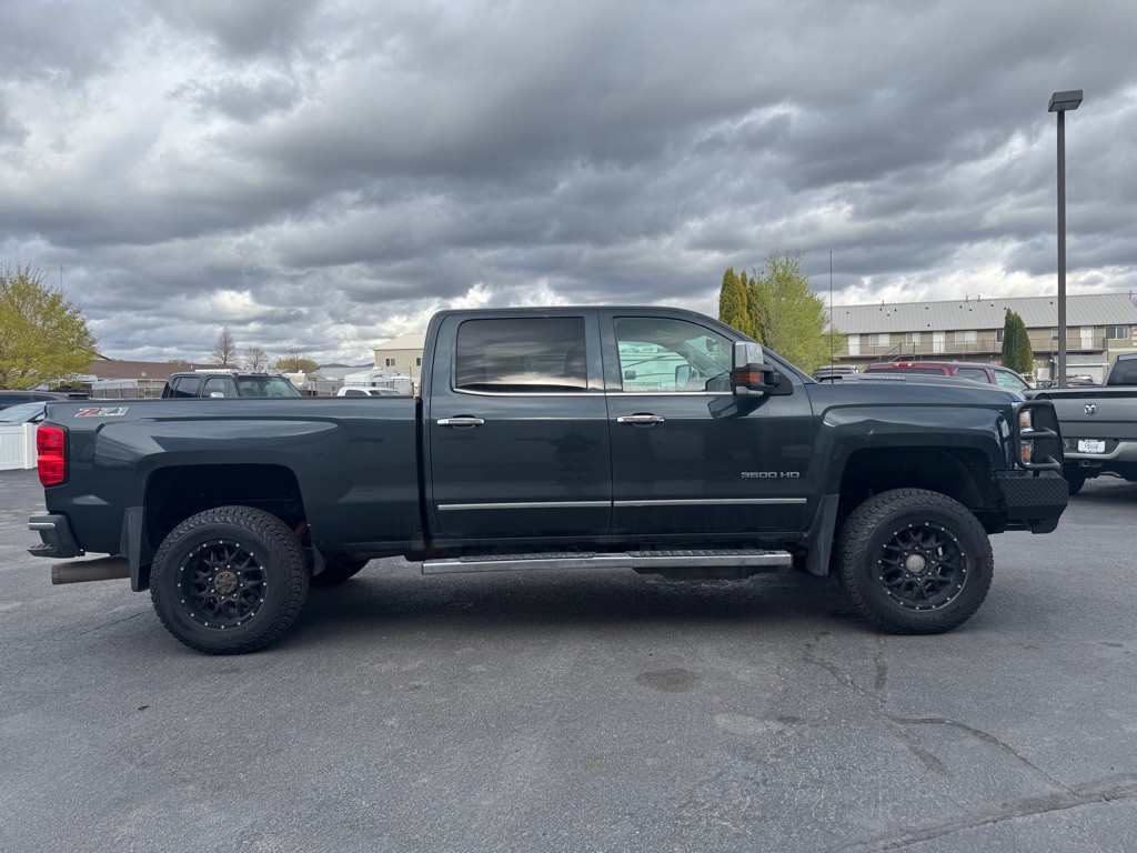 2017 Chevrolet Silverado 1500 Image 1