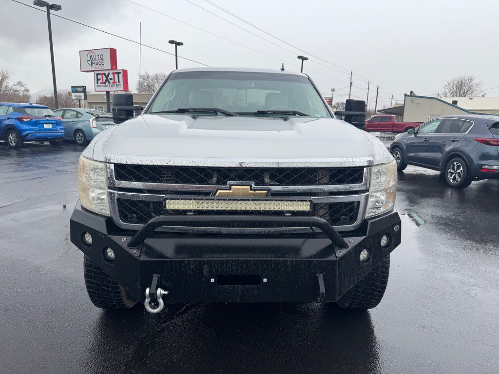 2011 Chevrolet Silverado 1500 Image 2