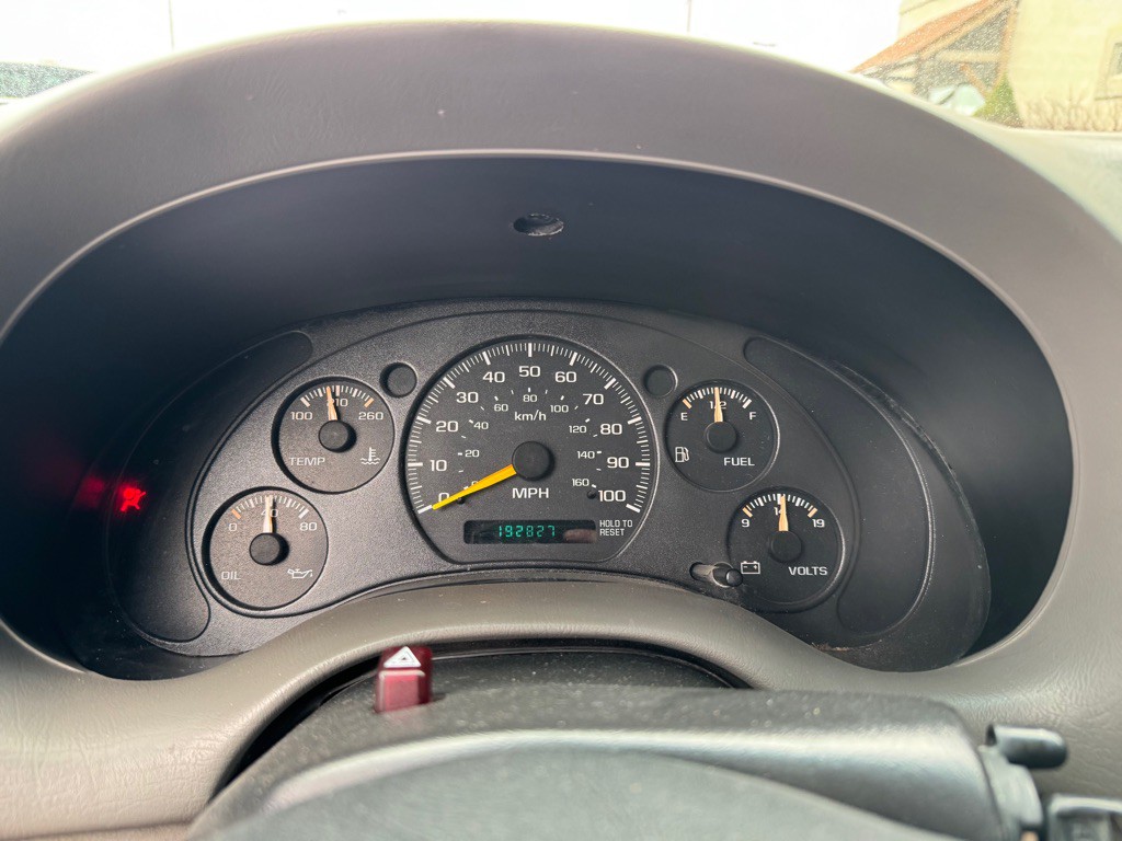 2000 Chevrolet S10 Image 8