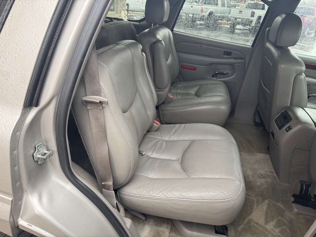 2006 Cadillac Escalade Image 10