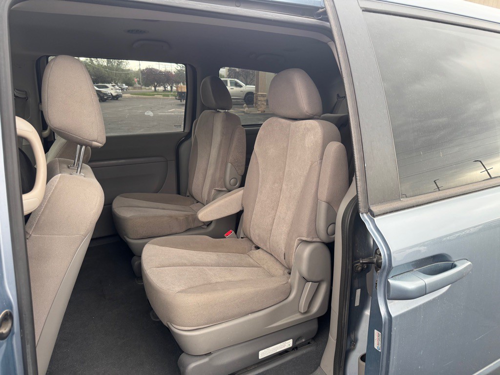 2012 Kia Sedona Image 7