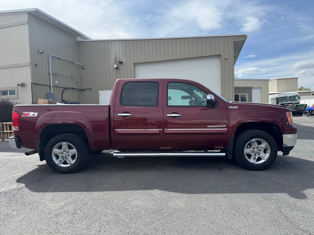 2013 GMC Sierra Image 2