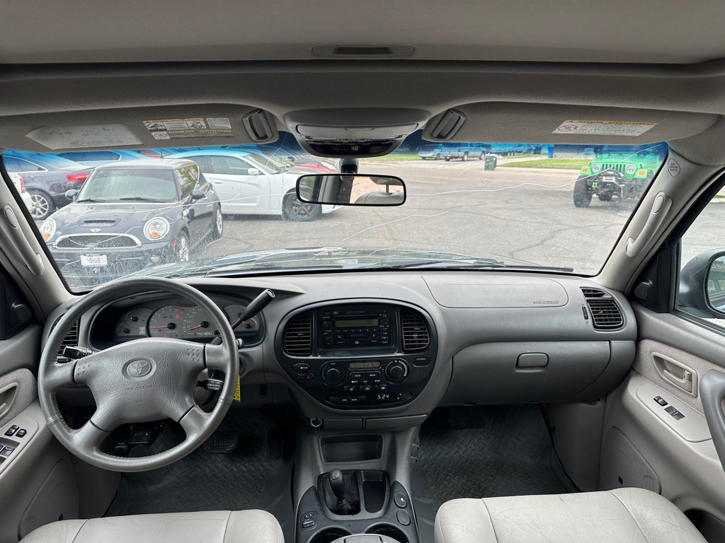 2002 Toyota Sequoia Image 9