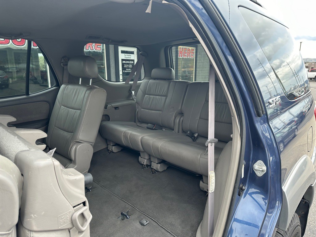2002 Toyota Sequoia Image 10