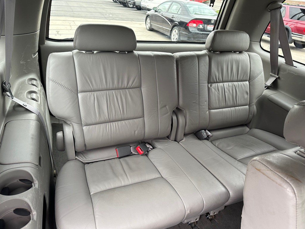 2002 Toyota Sequoia Image 13