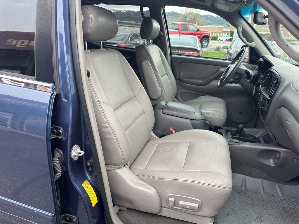 2002 Toyota Sequoia Image 14