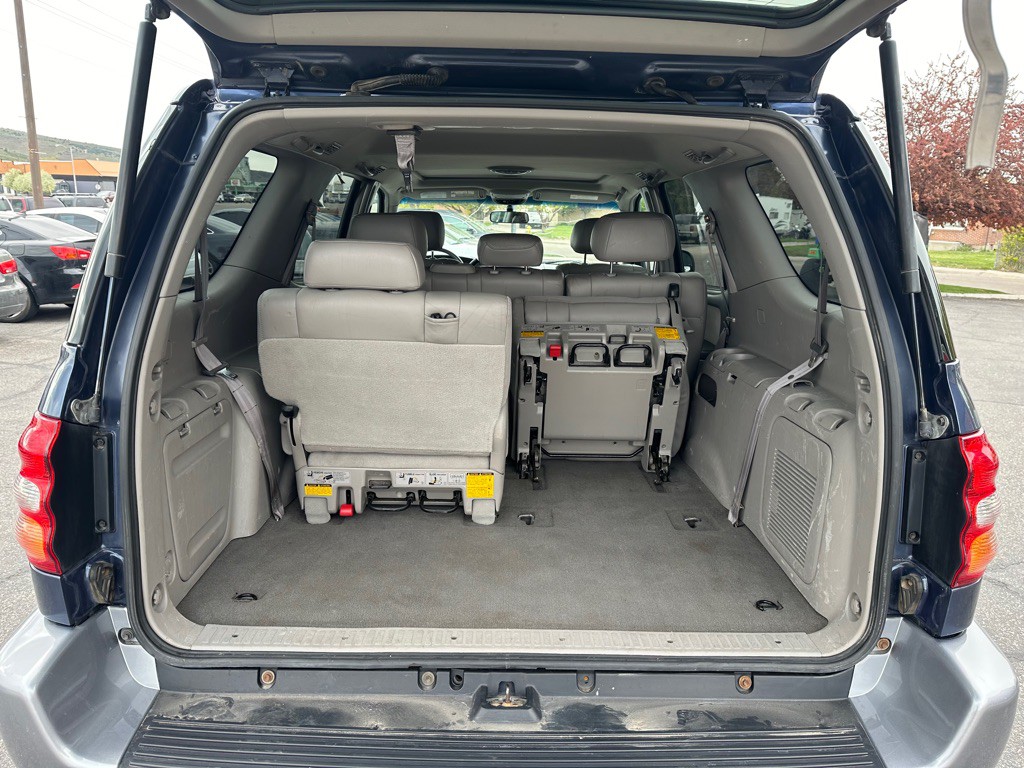 2002 Toyota Sequoia Image 15
