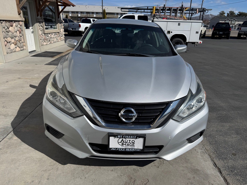 2017 Nissan Altima Image 2