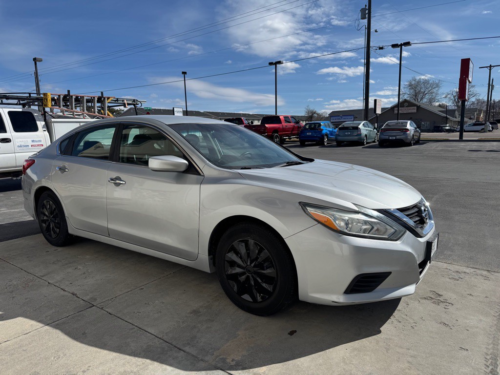 2017 Nissan Altima Image 3