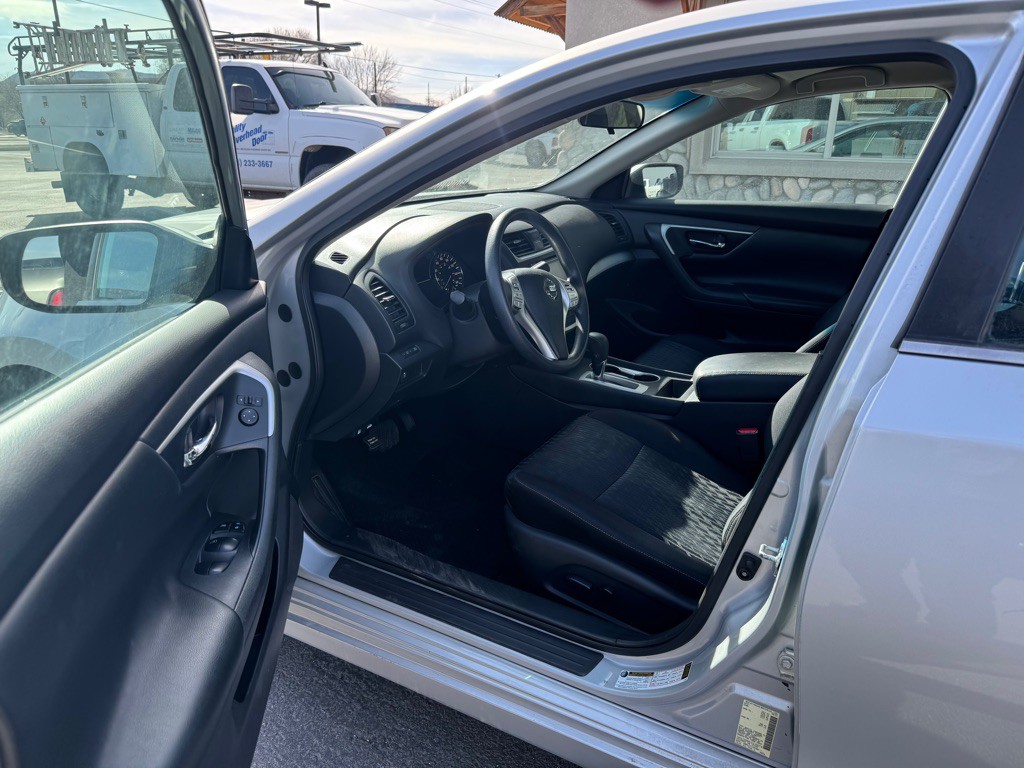 2017 Nissan Altima Image 7