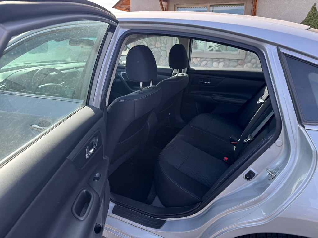 2017 Nissan Altima Image 8