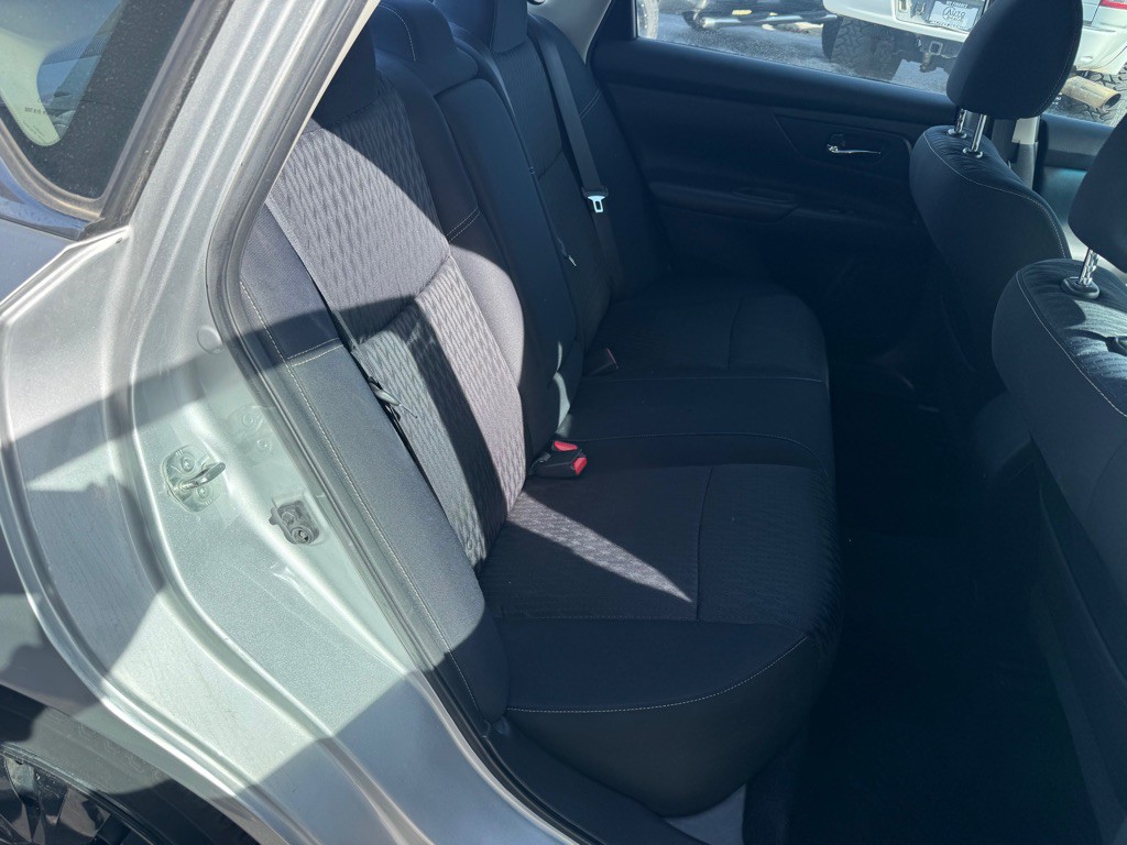 2017 Nissan Altima Image 11