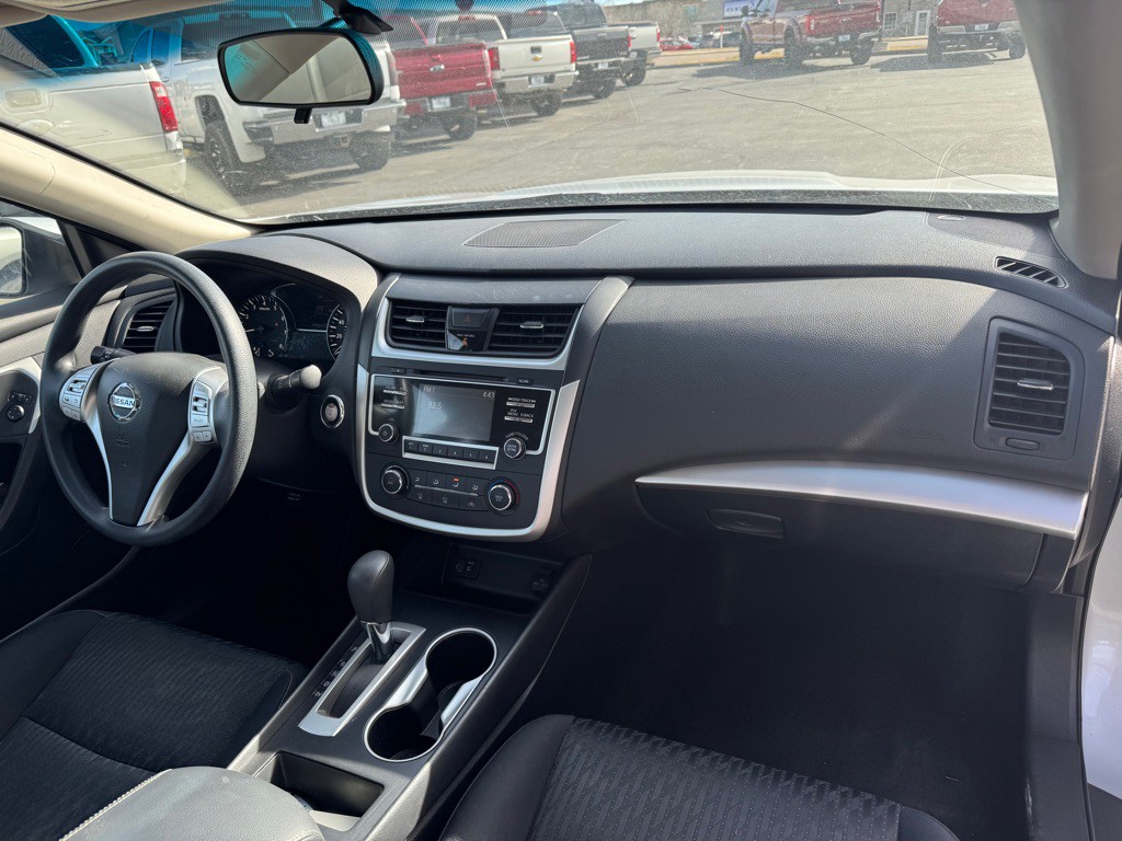 2017 Nissan Altima Image 13