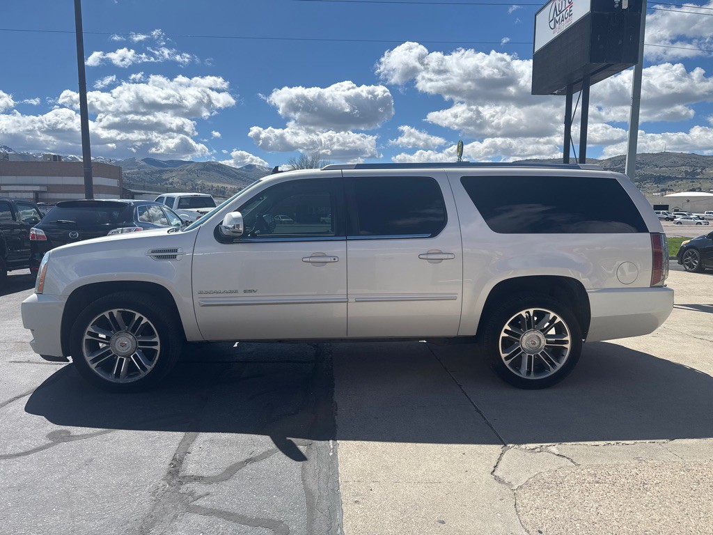 2013 Cadillac Escalade Image 6