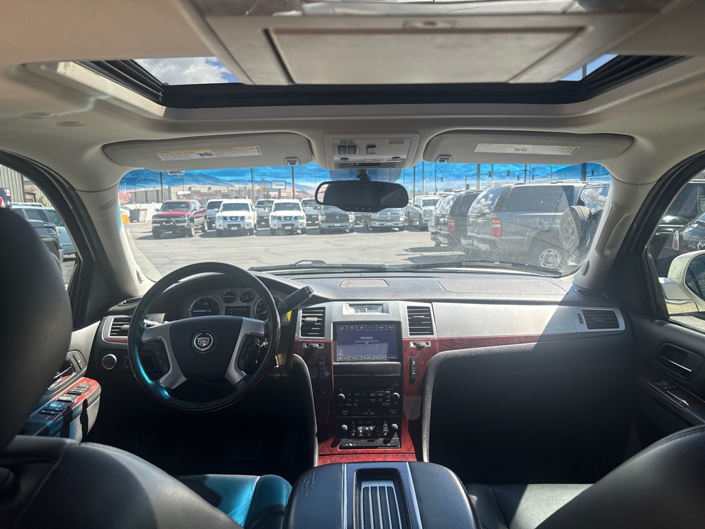 2013 Cadillac Escalade Image 10