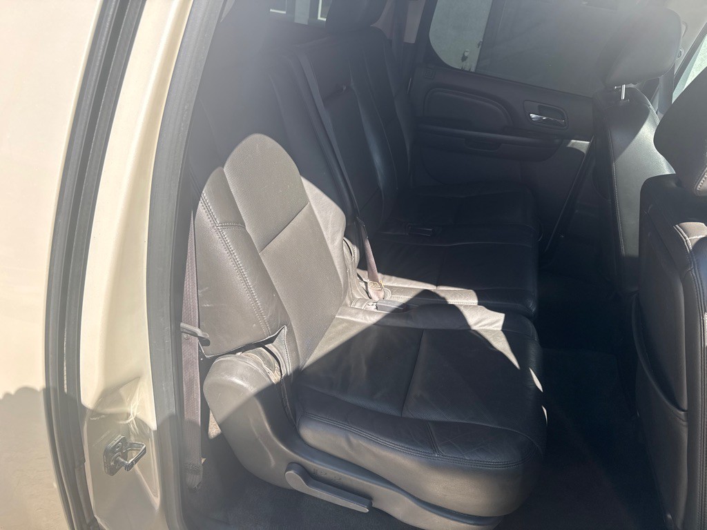 2013 Cadillac Escalade Image 13