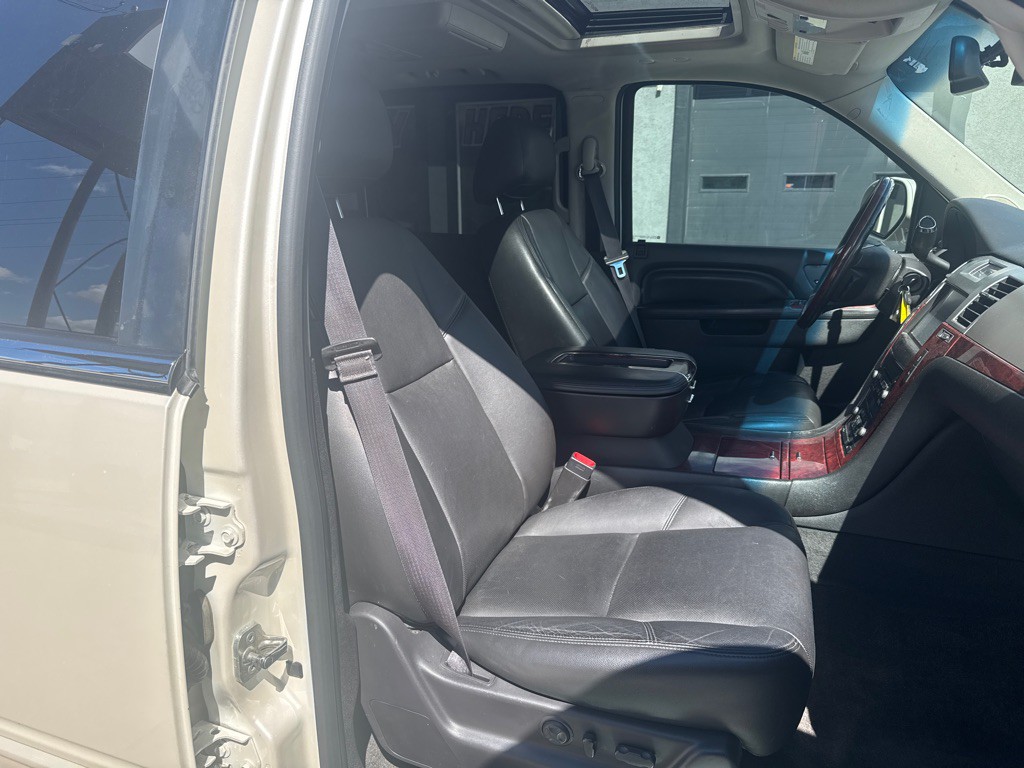 2013 Cadillac Escalade Image 14