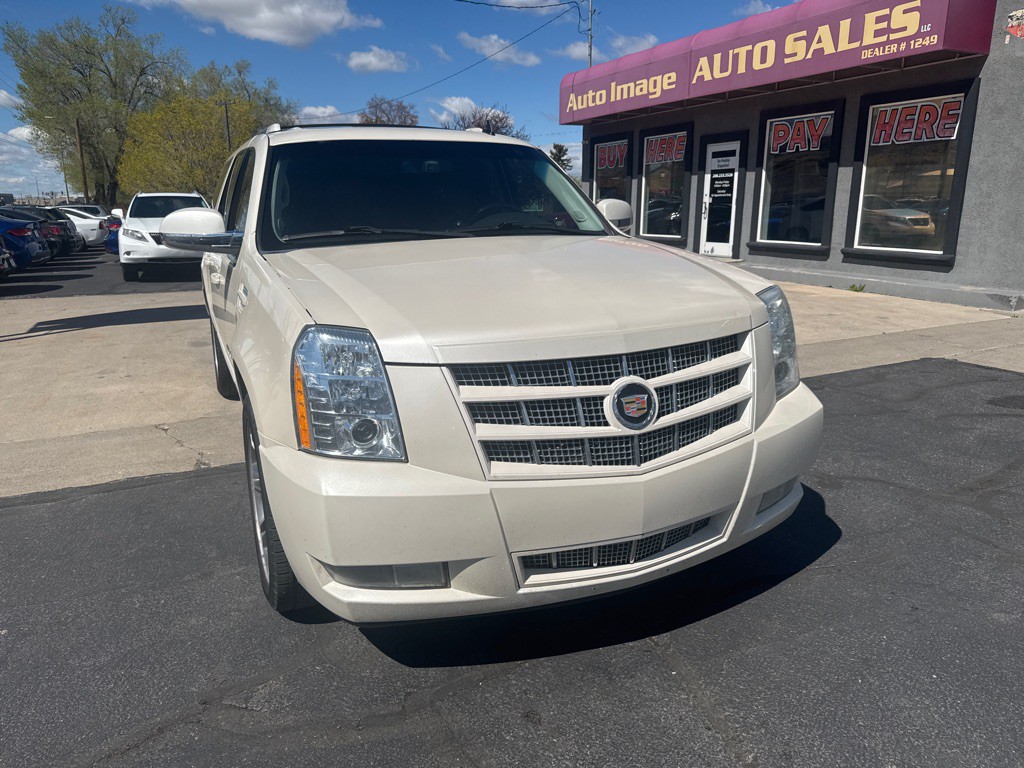 2013 Cadillac Escalade Image 4