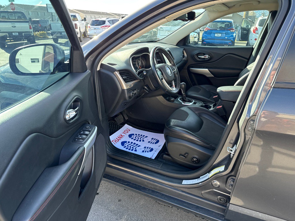 2018 Jeep Cherokee Image 8