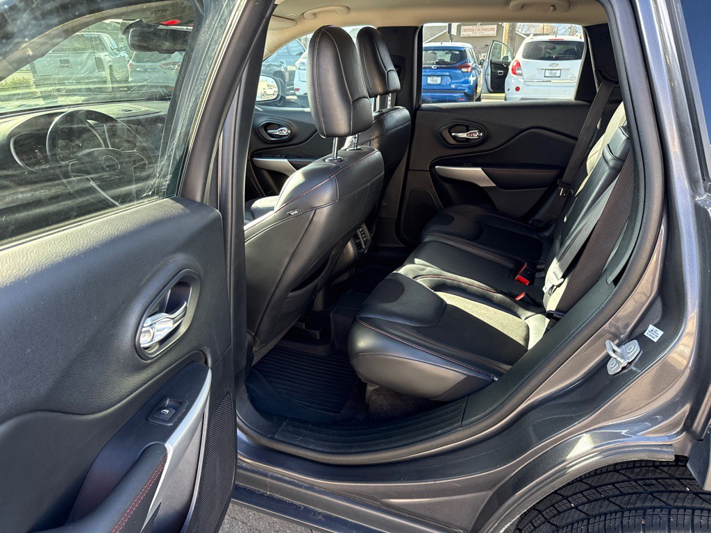 2018 Jeep Cherokee Image 9