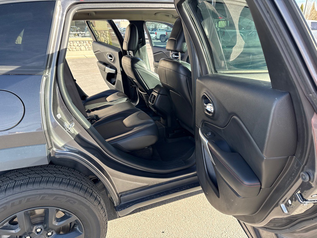 2018 Jeep Cherokee Image 11