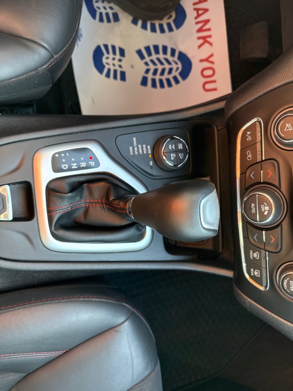 2018 Jeep Cherokee Image 15