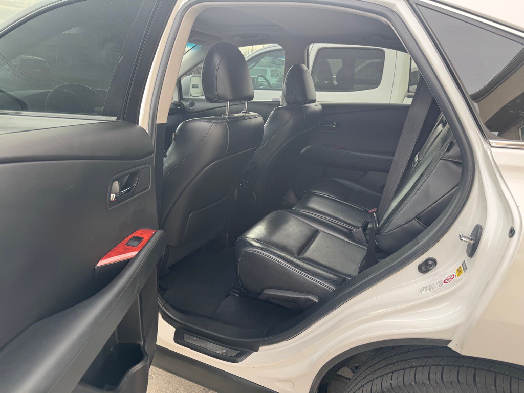 2011 Lexus RX Image 8