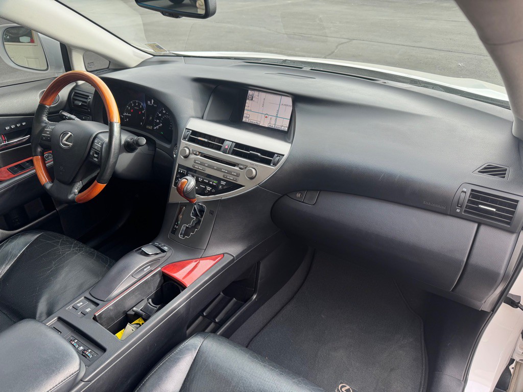 2011 Lexus RX Image 12