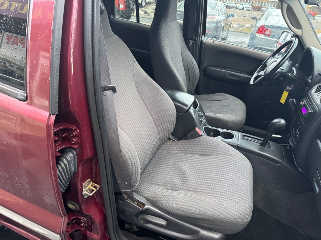 2002 Jeep Liberty Image 12